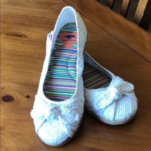 White embroidery flats